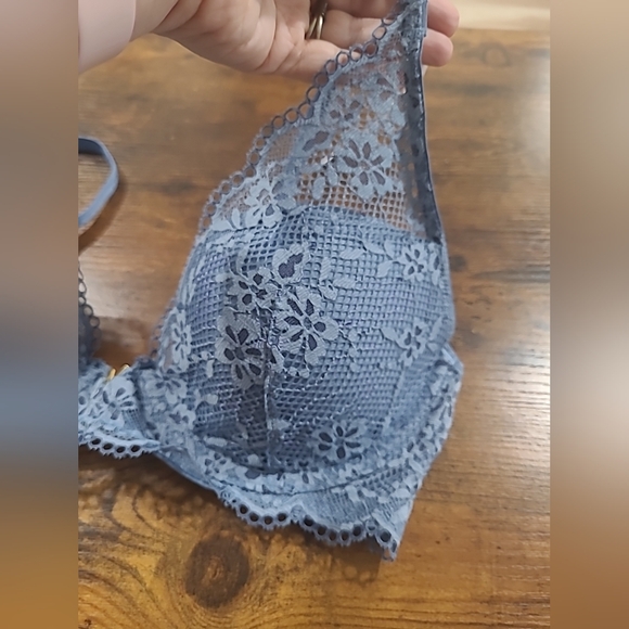 NWT Victoria Secret Size 32D Freedom Cloud Blue Floral Lace Plunge Bra - Picture 8 of 14
